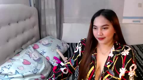 Snapshot of yhang_slut chatting on 12.03.24 yhang_slut online show from 12.03.24