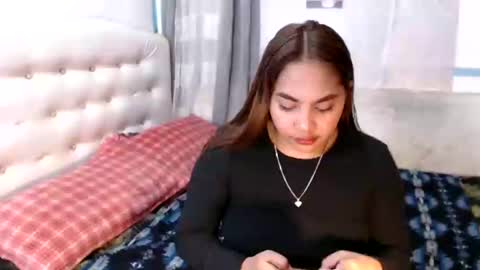 Snapshot of yhang_slut chatting on 02.28.25 yhang_slut online show from 02.28.25