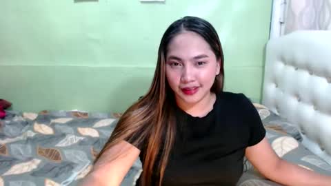 Snapshot of yhang_slut chatting on 09.14.25 yhang_slut online show from 09.14.25