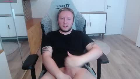 Snapshot of yhdxhy chatting on 05.04.26 James online show from 05.04.26