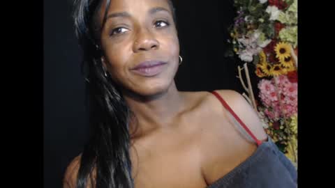 Ms. Mina online show from 11.28.25