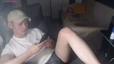 Snapshot of yichen009 chatting on 07.24.26 yichen009 online show from 07.24.26