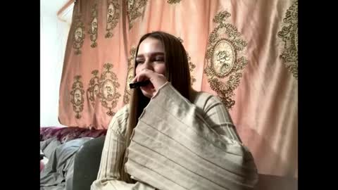 Snapshot of yingchamberlin chatting on 04.16.26 Eva online show from 04.16.26