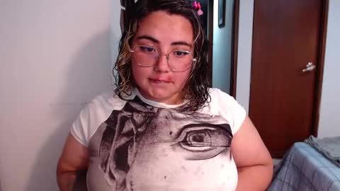 Snapshot of yini_angel07 chatting on 02.20.26 hii i am yini online show from 02.20.26