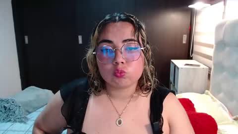 Snapshot of yini_angel07 chatting on 02.27.26 hii i am yini online show from 02.27.26