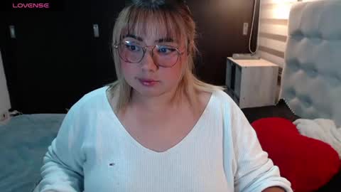 Snapshot of yini_angel07 chatting on 05.20.26 hii i am yini online show from 05.20.26