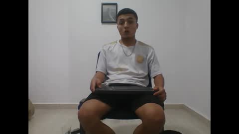 Snapshot of yissus_20 chatting on 11.08.25 yissus_20 online show from 11.08.25