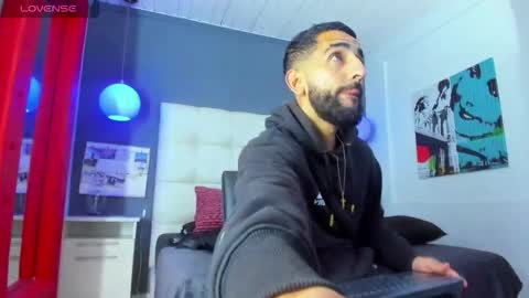 Yiyo online show from 12.22.25