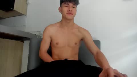 Snapshot of yizus_bonz chatting on 06.25.26 yizus_bonz online show from 06.25.26