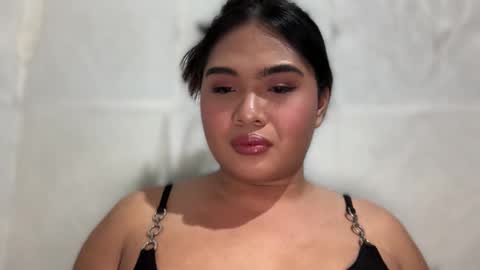 yllana love online show from 12.17.25