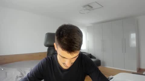 Snapshot of yoda130305 chatting on 11.09.25 yoda130305 online show from 11.09.25