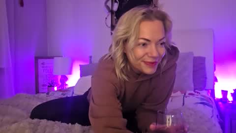 Yogiblondebangme online show from 05.10.26