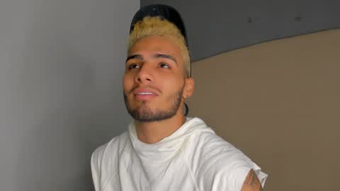 Snapshot of yoi_olimpo chatting on 12.13.24 Yoi Olimpo online show from 12.13.24