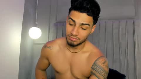 Snapshot of yoi_olimpo chatting on 02.25.25 Yoi Olimpo online show from 02.25.25