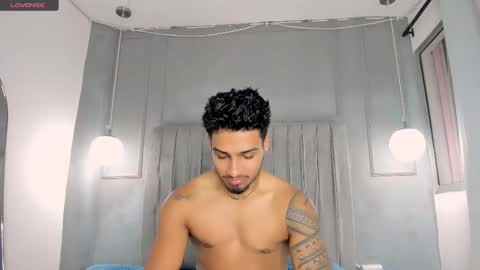 Snapshot of yoi_olimpo chatting on 03.11.25 Yoi Olimpo online show from 03.11.25