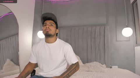 Snapshot of yoi_olimpo chatting on 03.12.25 Yoi Olimpo online show from 03.12.25