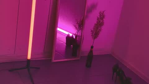 yoka_paradoxxx online show from 12.23.25