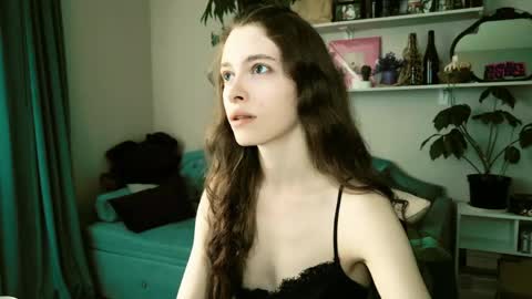 Snapshot of yoka_paradoxxx chatting on 06.04.26 yoka_paradoxxx online show from 06.04.26