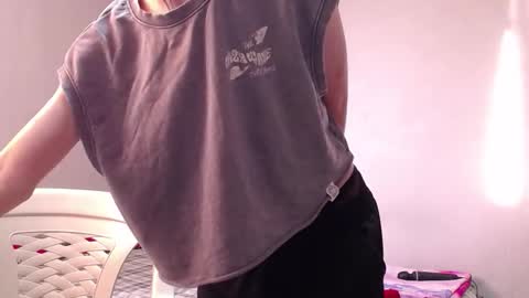 Snapshot of yoonbum_ chatting on 10.02.25 Little Mike Independent model online show from 10.02.25