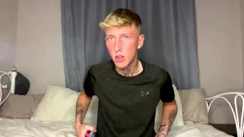 Snapshot of yorkshirelad208 chatting on 02.04.25 Harrison online show from 02.04.25