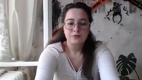 Snapshot of you_aurora chatting on 10.02.25 Aurora online show from 10.02.25