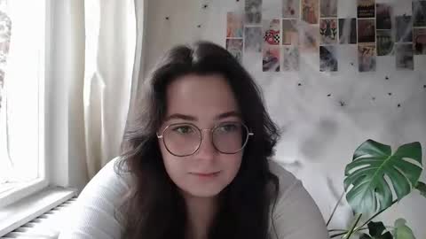 Snapshot of you_aurora chatting on 11.18.25 Aurora online show from 11.18.25