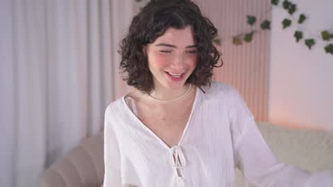 Elizabeth brunette -- Darline blonde  online show from 12.11.24