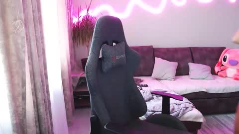 Bella online show from 10.26.25