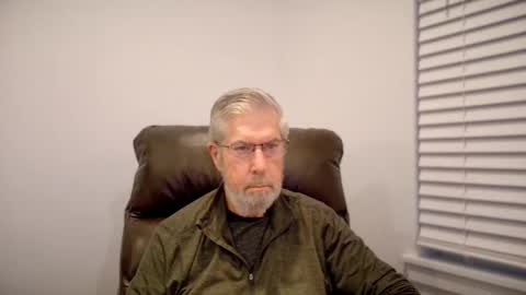 Snapshot of yougogirl_3 chatting on 09.10.25 Colorado Guy Straight online show from 09.10.25