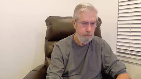 Snapshot of yougogirl_3 chatting on 10.05.25 Colorado Guy Straight online show from 10.05.25