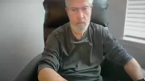 Snapshot of yougogirl_3 chatting on 10.10.25 Colorado Guy Straight online show from 10.10.25