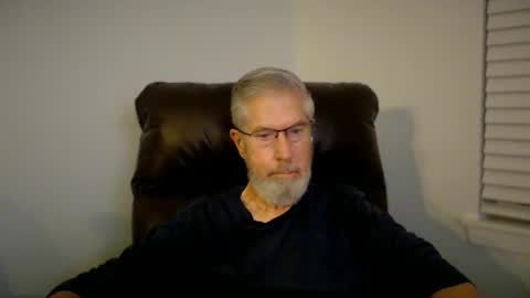 Snapshot of yougogirl_3 chatting on 10.18.25 Colorado Guy Straight online show from 10.18.25