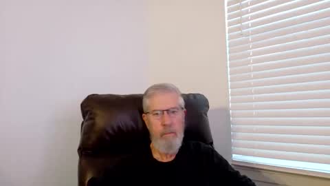 Snapshot of yougogirl_3 chatting on 10.21.25 Colorado Guy Straight online show from 10.21.25