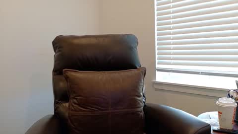 Snapshot of yougogirl_3 chatting on 10.22.25 Colorado Guy Straight online show from 10.22.25