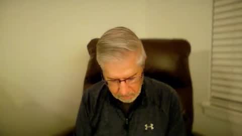 Snapshot of yougogirl_3 chatting on 10.29.25 Colorado Guy Straight online show from 10.29.25