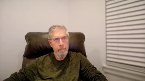 Snapshot of yougogirl_3 chatting on 11.10.25 Colorado Guy Straight online show from 11.10.25