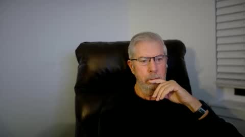 Snapshot of yougogirl_3 chatting on 12.15.25 Colorado Guy Straight online show from 12.15.25