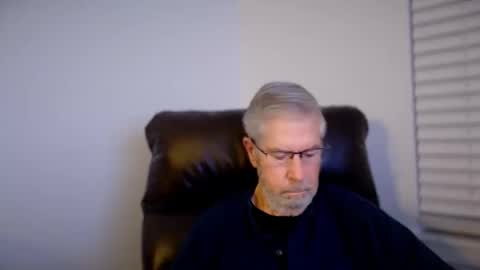 Snapshot of yougogirl_3 chatting on 12.16.25 Colorado Guy Straight online show from 12.16.25