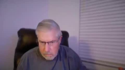 Snapshot of yougogirl_3 chatting on 12.19.25 Colorado Guy Straight online show from 12.19.25