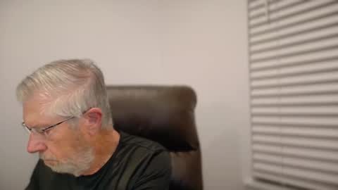 Snapshot of yougogirl_3 chatting on 01.09.26 Colorado Guy Straight online show from 01.09.26