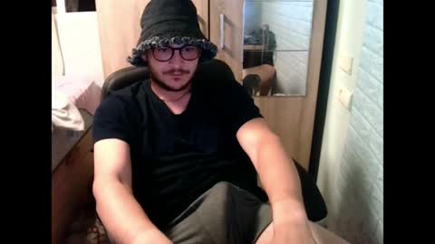 Snapshot of younromki chatting on 05.30.26 A... online show from 05.30.26