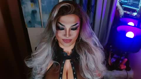 QUEEN MADISON  online show from 04.27.26