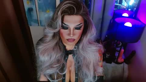 Snapshot of your1truequeen chatting on 05.23.26 QUEEN MADISON online show from 05.23.26
