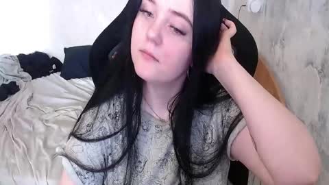 Snapshot of your_8a8y chatting on 04.28.26 your_8a8y online show from 04.28.26