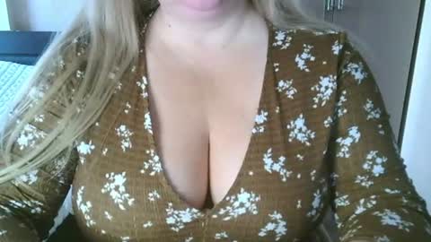 Snapshot of your__maria chatting on 07.16.26 Maria Love online show from 07.16.26