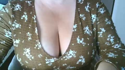 Snapshot of your__maria chatting on 07.21.26 Maria Love online show from 07.21.26