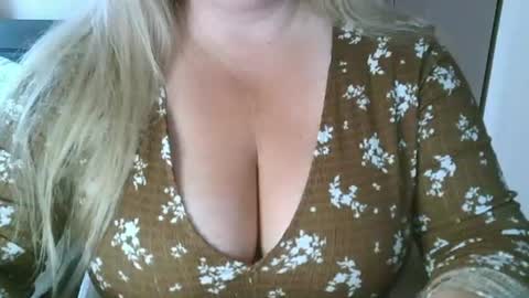 Snapshot of your__maria chatting on 07.22.26 Maria Love online show from 07.22.26