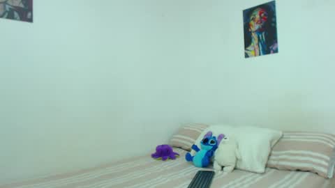 Snapshot of your_boy_hot chatting on 06.12.26 your boy online show from 06.12.26