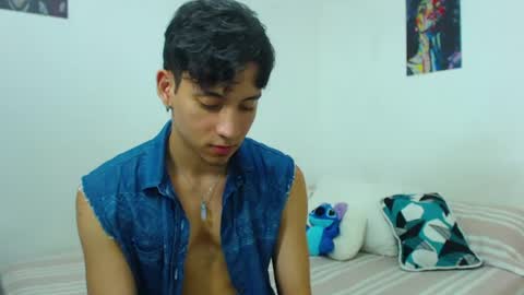 Snapshot of your_boy_hot chatting on 06.18.26 your boy online show from 06.18.26