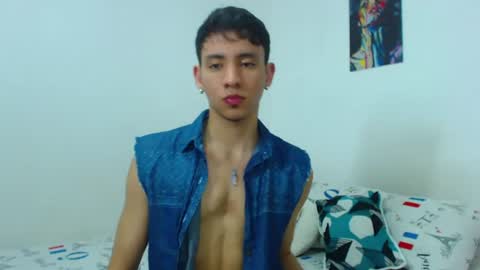 Snapshot of your_boy_hot chatting on 07.22.26 your boy online show from 07.22.26